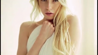 Bedside vibes, teasing moves, come closer and feel the heat. 🔥